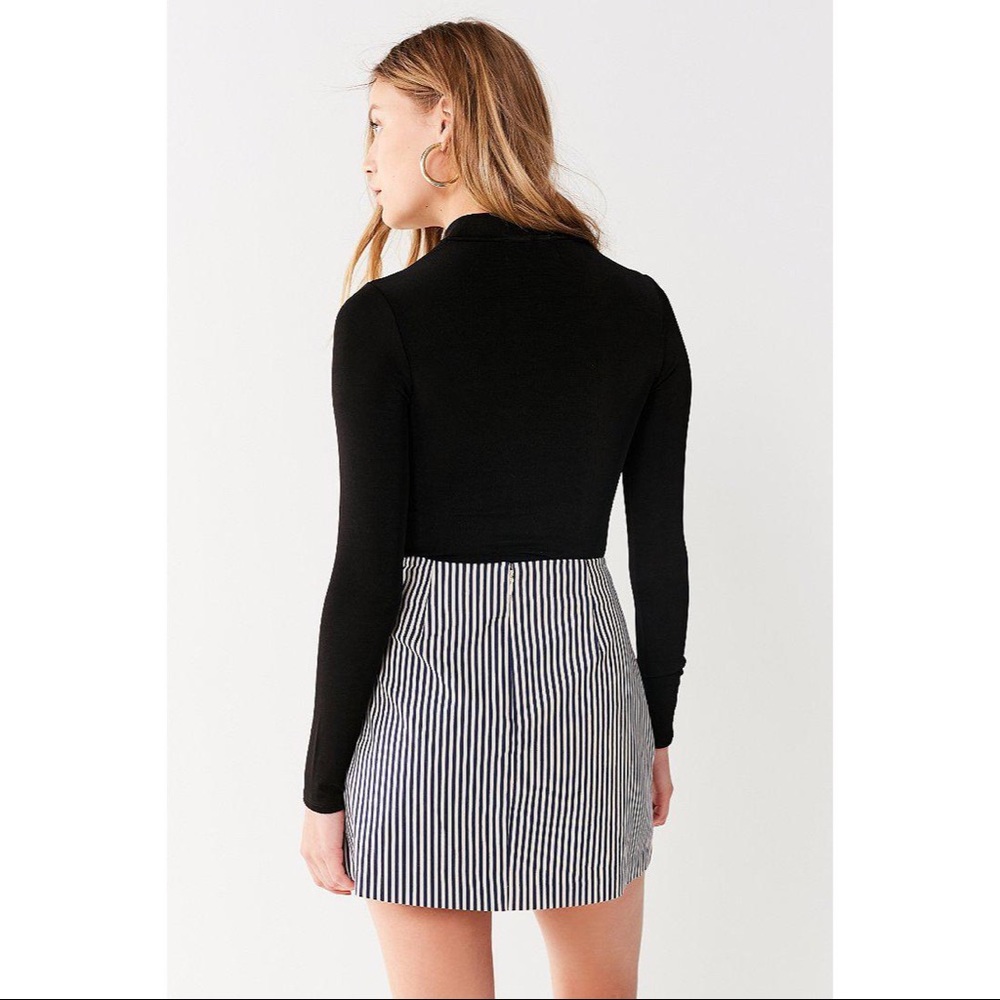 UO Alexa Tie Front Skirt - Picture 2 of 6